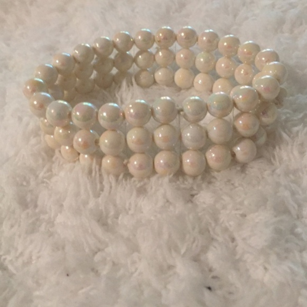 Fake Pearl Bracelet